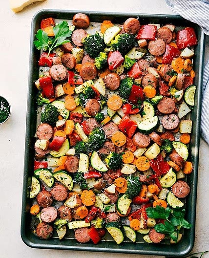 One-sheet dish with vegetables/fish/meat