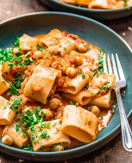 Instant Pot Creamy Tomato Pasta with Chickpeas