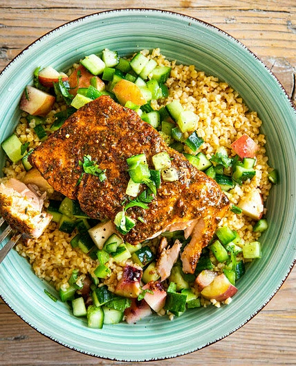 Caraïbische zalm met perziksalsa