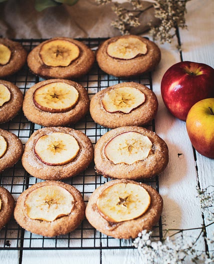 Nutmeg Ginger Apple Snaps
