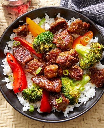 Spicy Beef & Broccoli with Sweet Peppers & Jasmine Rice