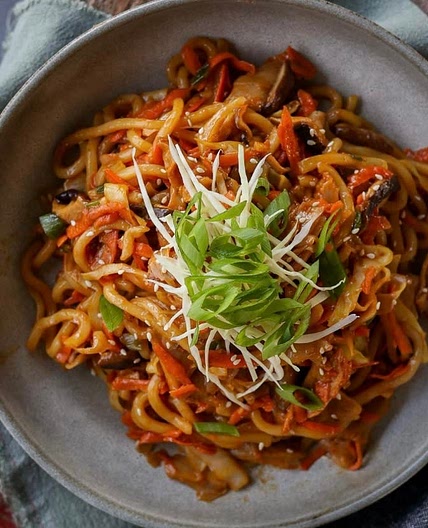 Spicy Teriyaki Udon Noodle Stir-Fry