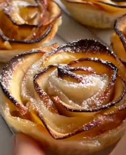 Roses feuilletées aux pommes