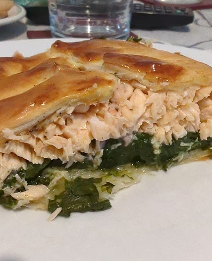 Salmone in crosta di sfoglia con spinaci