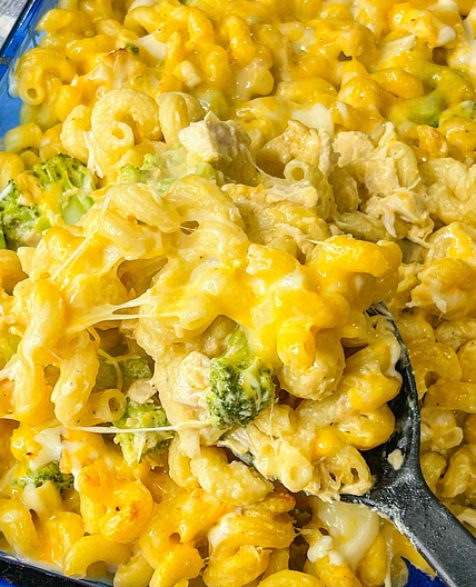 Cheesy Chicken Broccoli Pasta Casserole 