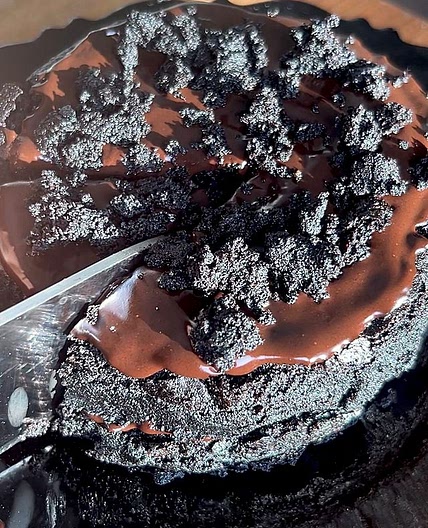 GRAIN-FREE VEGAN BLACKOUT CAKE 🍫