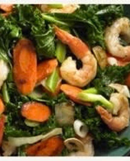 Garlic shrimp and kale stir fry 