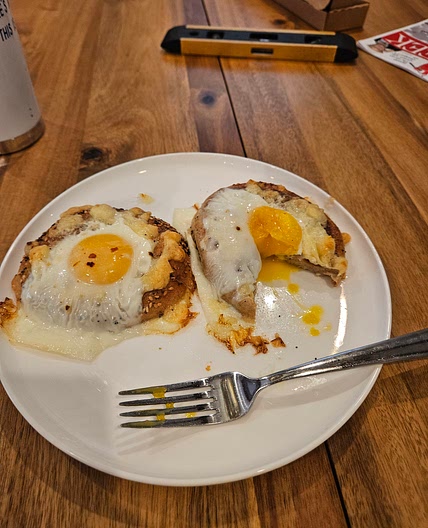 Baked egg bagels