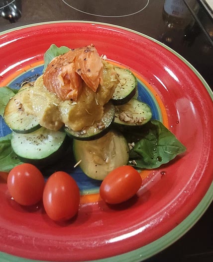 Smoked salmon and cucumber salad with Basil.