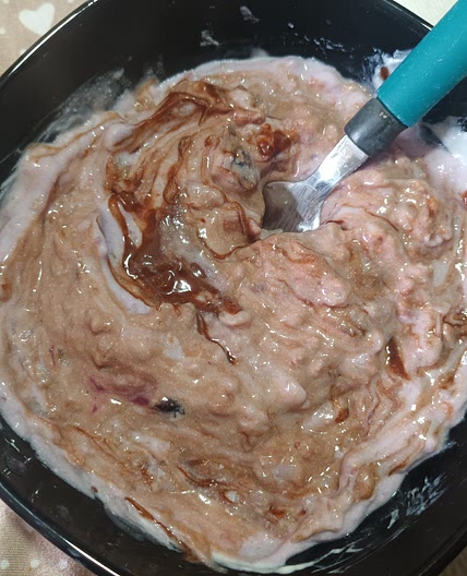 porridge caldo ai mirtilli con cioccolato fondente