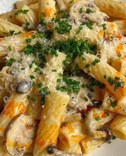Roasted garlic and miso mushroom pasta