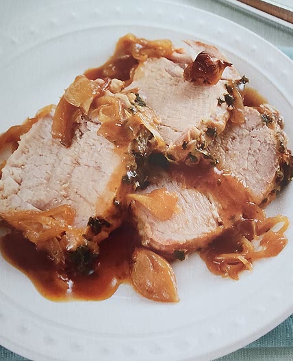 Pork loin with sherry and red onions.