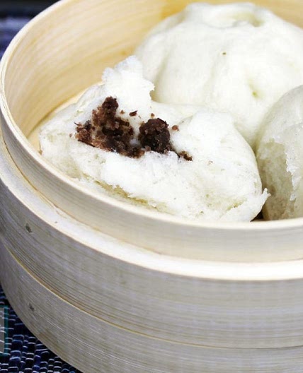 Vegan Chinese Steamed Sweet Red Bean Buns 豆沙包; (Dou Sha Bao)