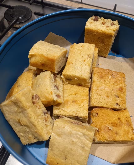 Chocolate chip blondies