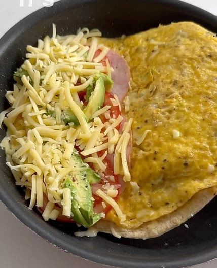 EGG TORTILLA BREAKFAST WRAP