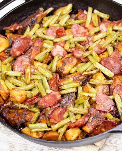Receita de Coelho Assado com Batata e Feijão-Verde - Clara de Sousa