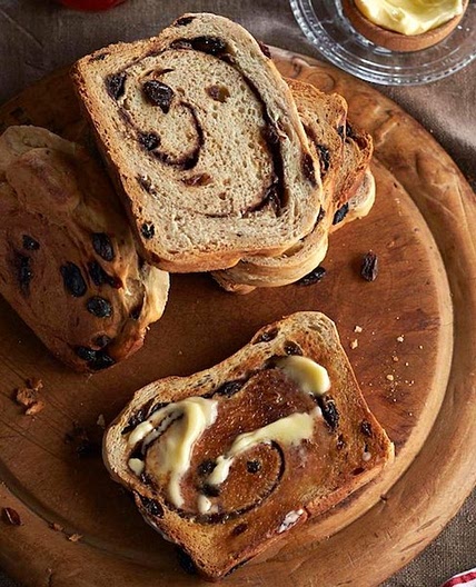 Slow Cooker Cinnamon-Raisin Bread