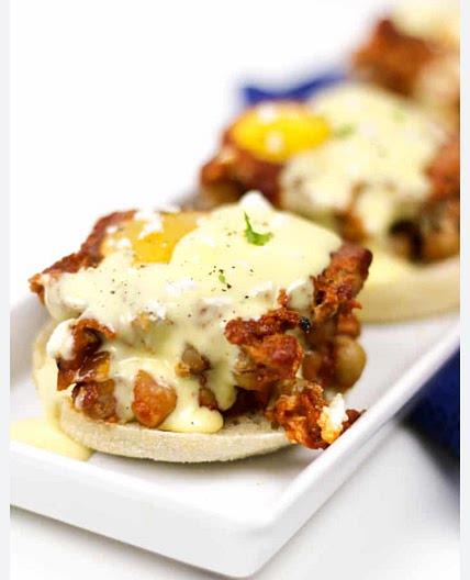 Chili eggs Benedict