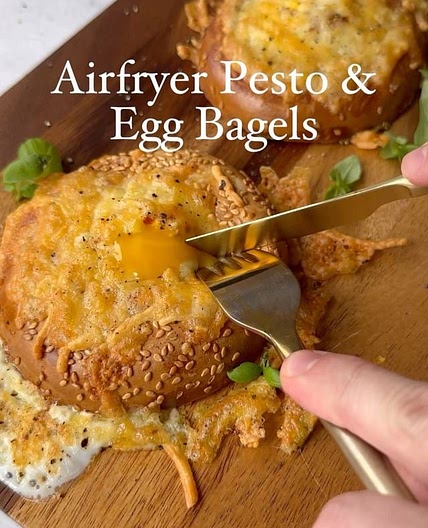 Airfryer Pesto & Egg Bagel 