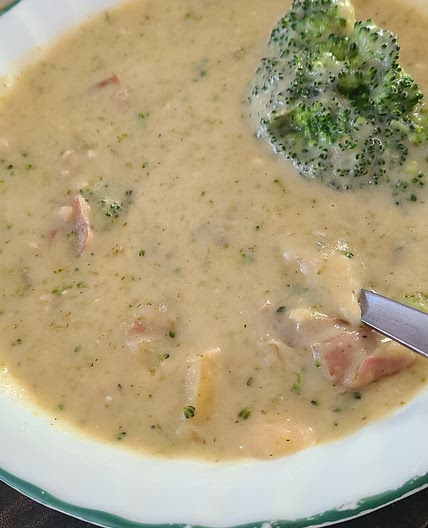 Instant Pot Broccoli Cheese Potato Soup