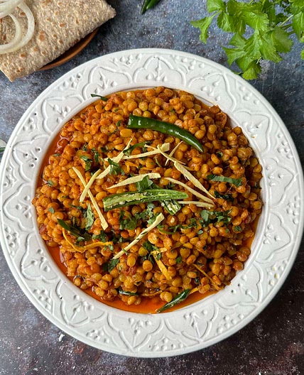 Dhabba Style Channa Daal 
