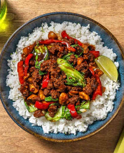 Asiatisches Rinderhackfleisch mit Pak Choi (Spitzpaprika und Limettenreis)