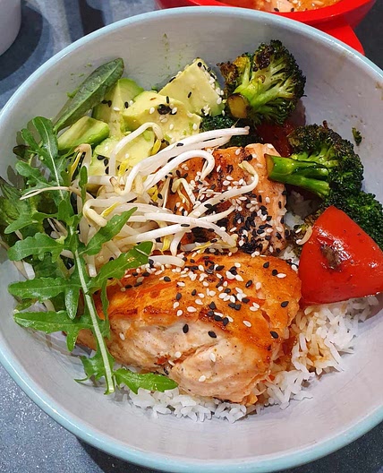 Salmon poke bowl
