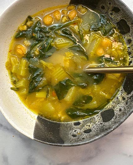 LEMONY CHICKPEAS AND SPINACH SOUP!