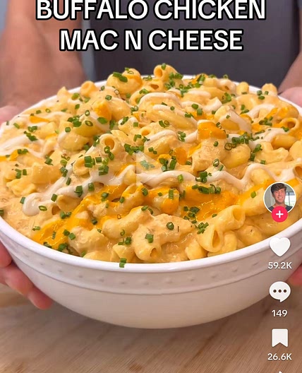Crock pot Buffalo mac and cheese