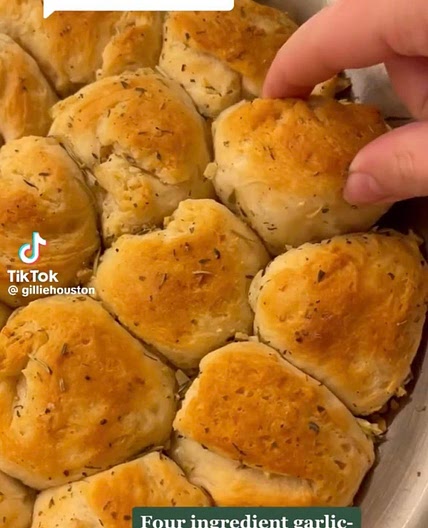 Four Ingredient Garlic & Herb Biscuit Rolls