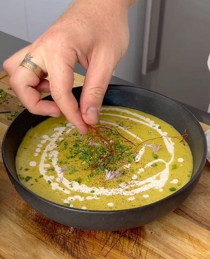 LEEK, POTATO ZUCCHINI SOUP 💫