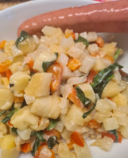 Kohlrabi Pfanne mit Würstchen