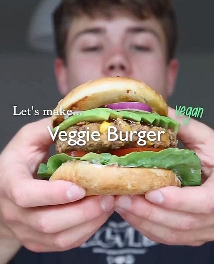 WORLD’S BEST VEGGIE BURGER 🍔🌱