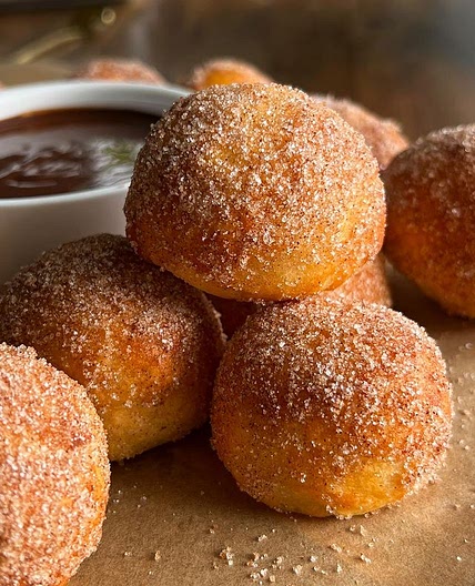 CINNAMON SUGAR SOURDOUGH DONUT HOLES