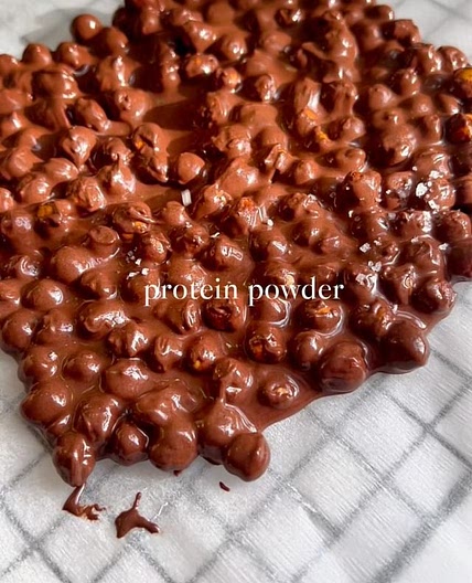 CRISPY CHICKPEAS WITH CHOCOLATE