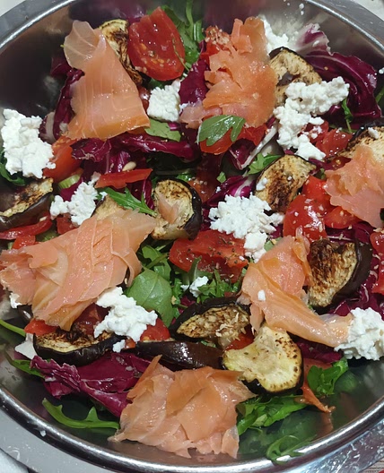 insalata con ricotta e salmone affumicato