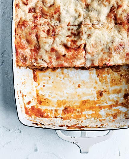 Quick tomato sauce lasagna