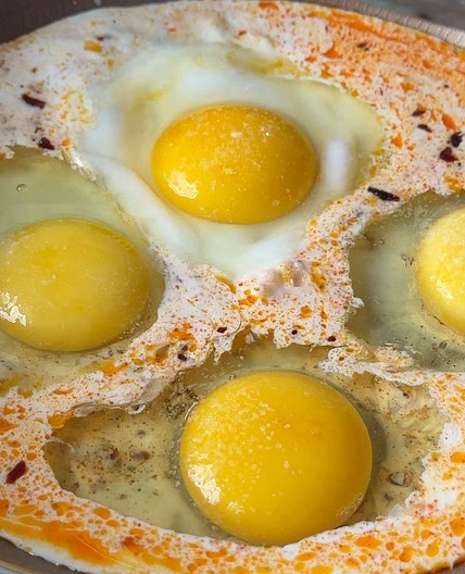 Eggs in Cream and Chili Oil