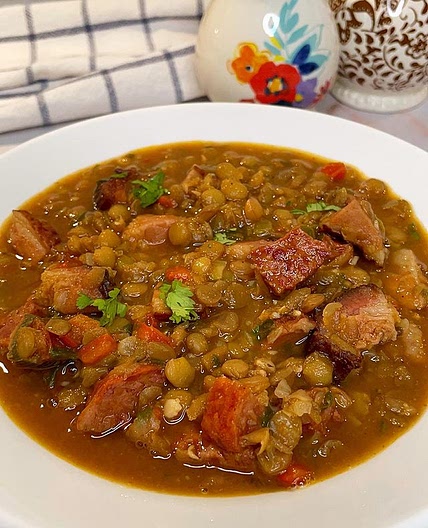 Deliciosas Lentejas con Chorizo y Tocineta 👌😋te animas a prepara