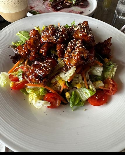 Dillicious Crispy Asian Salmon Salad