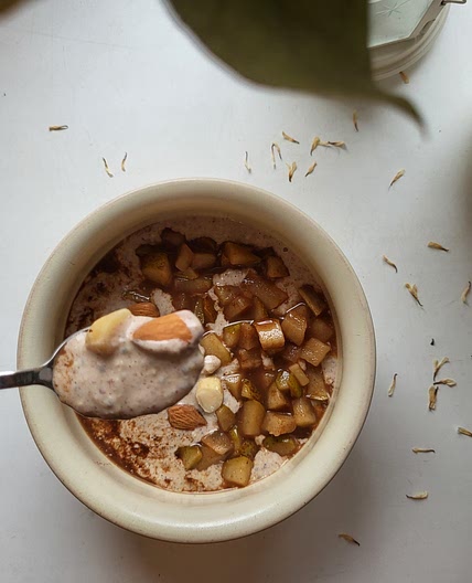 Chai pears overnight oats