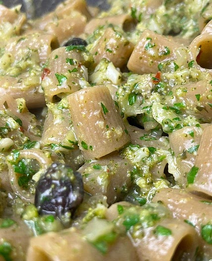 Pasta, broccoli e olive taggiasche 🇮🇹