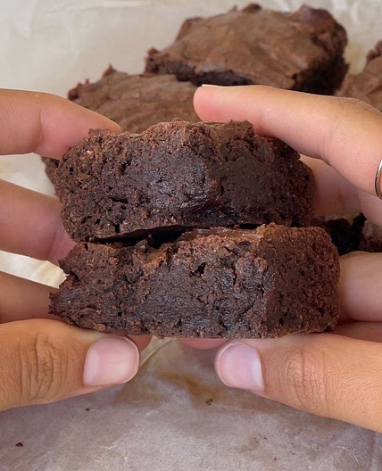 WHOLE FOOD TAHINI BROWNIES 🤍