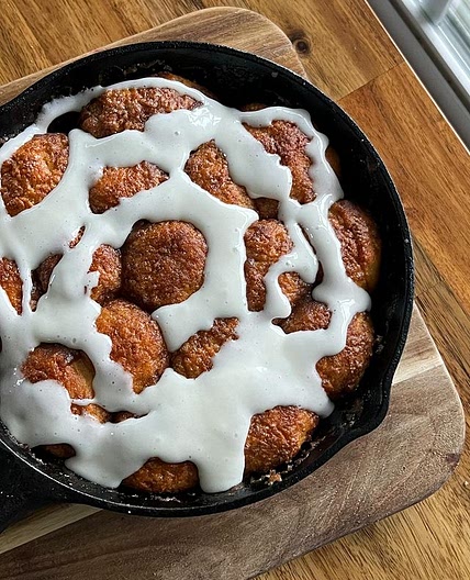 SKILLET CINNAMON ROLL CENTERS