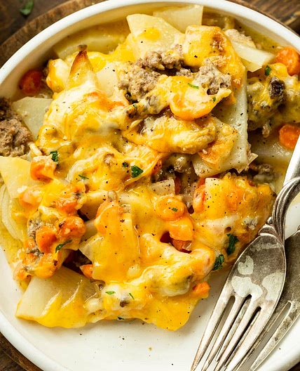 Cheesy Ground Beef and Potato Casserole