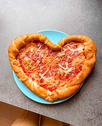 VEGAN HEART PIZZA