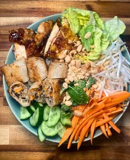Vietnamese Chicken Salad (Bun Bo Nam Bo)
