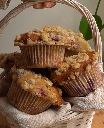 Raspberry and White Chocolate Muffins 