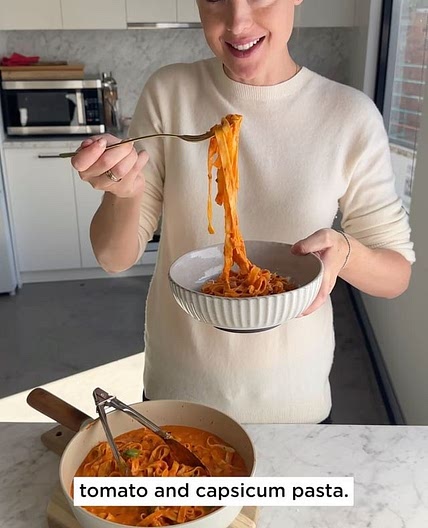CREAMY ROASTED CAPSICUM PASTA 🍅⁠