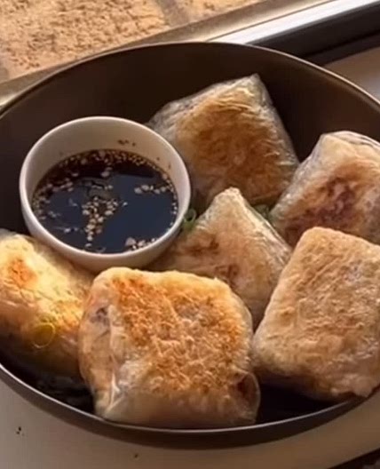 Crispy Rice Paper Rolls